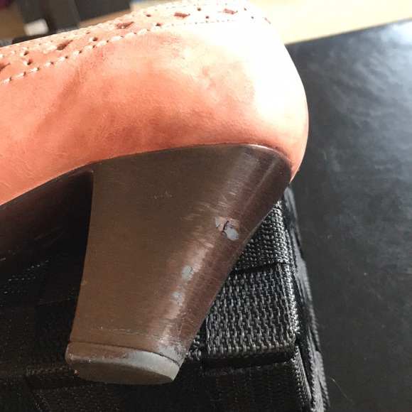 Super cute Pink and brown Clark’s heels. Size 7 - Picture 4 of 5